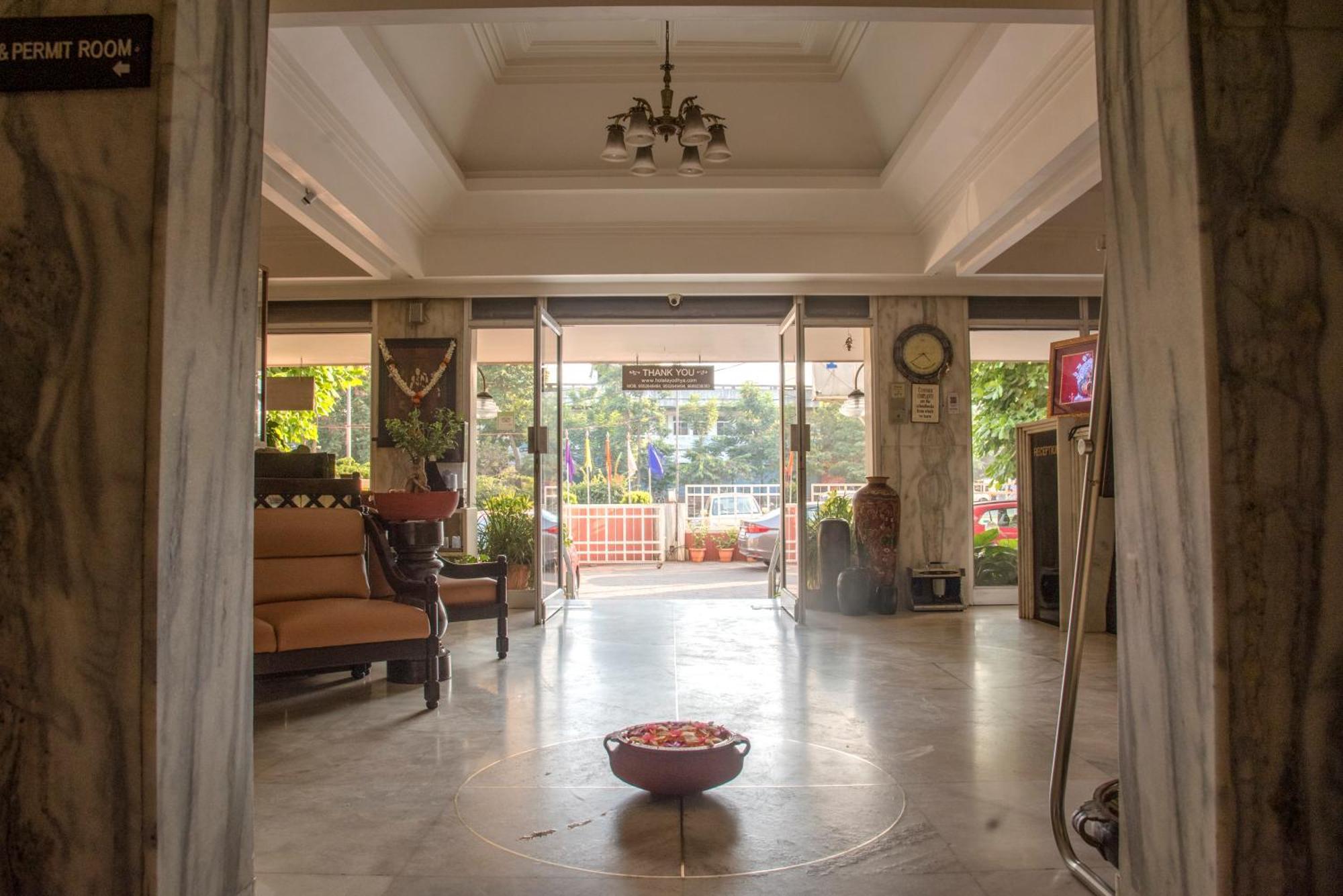 Hotel Ayodhya Kolhapur Ngoại thất bức ảnh