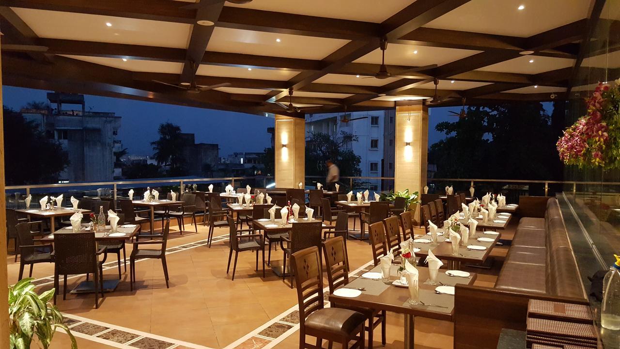 Hotel Ayodhya Kolhapur Ngoại thất bức ảnh