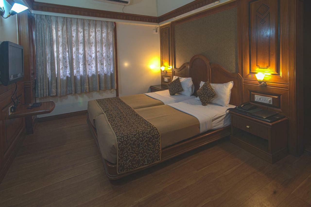 Hotel Ayodhya Kolhapur Ngoại thất bức ảnh