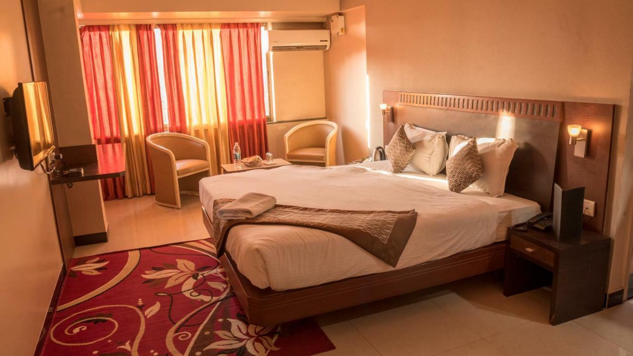 Hotel Ayodhya Kolhapur Ngoại thất bức ảnh