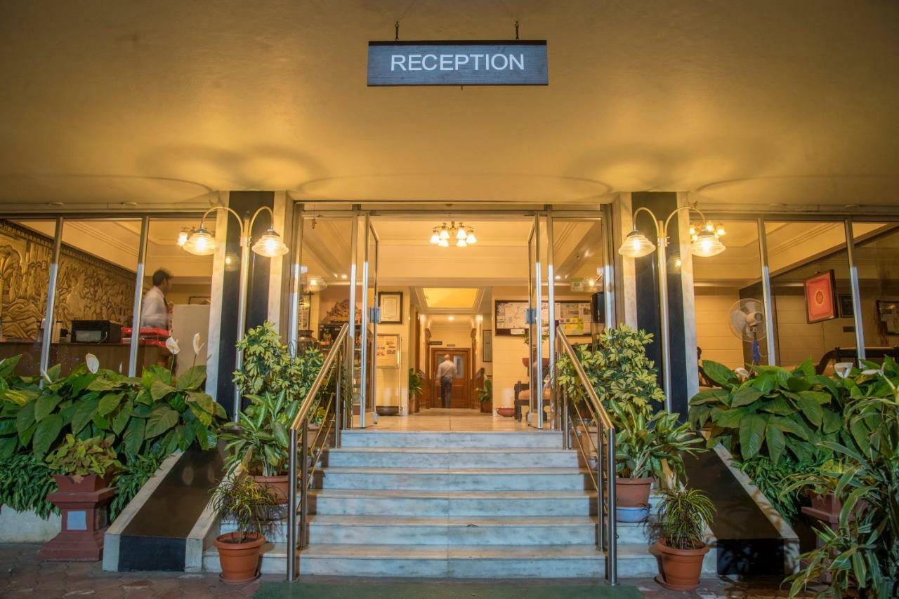 Hotel Ayodhya Kolhapur Ngoại thất bức ảnh