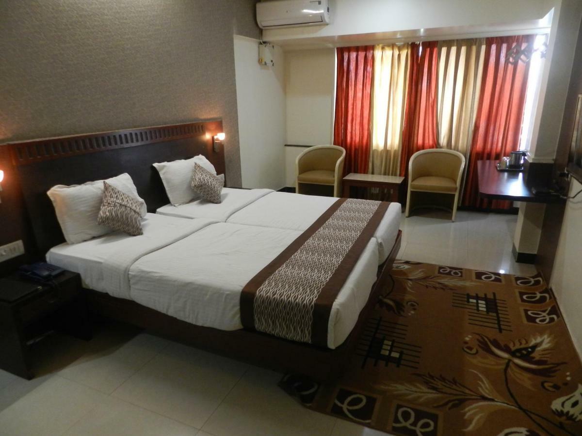 Hotel Ayodhya Kolhapur Ngoại thất bức ảnh