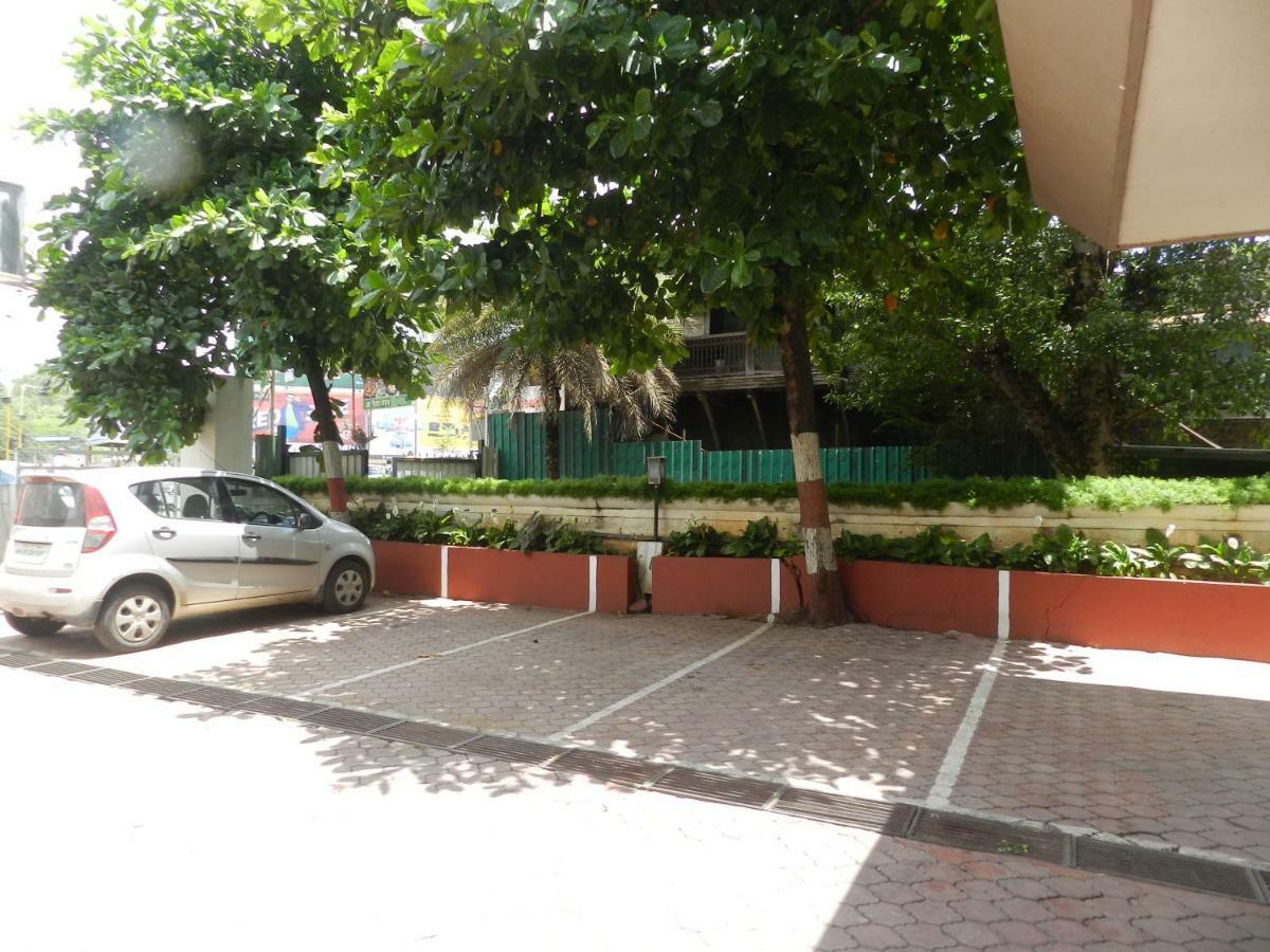 Hotel Ayodhya Kolhapur Ngoại thất bức ảnh