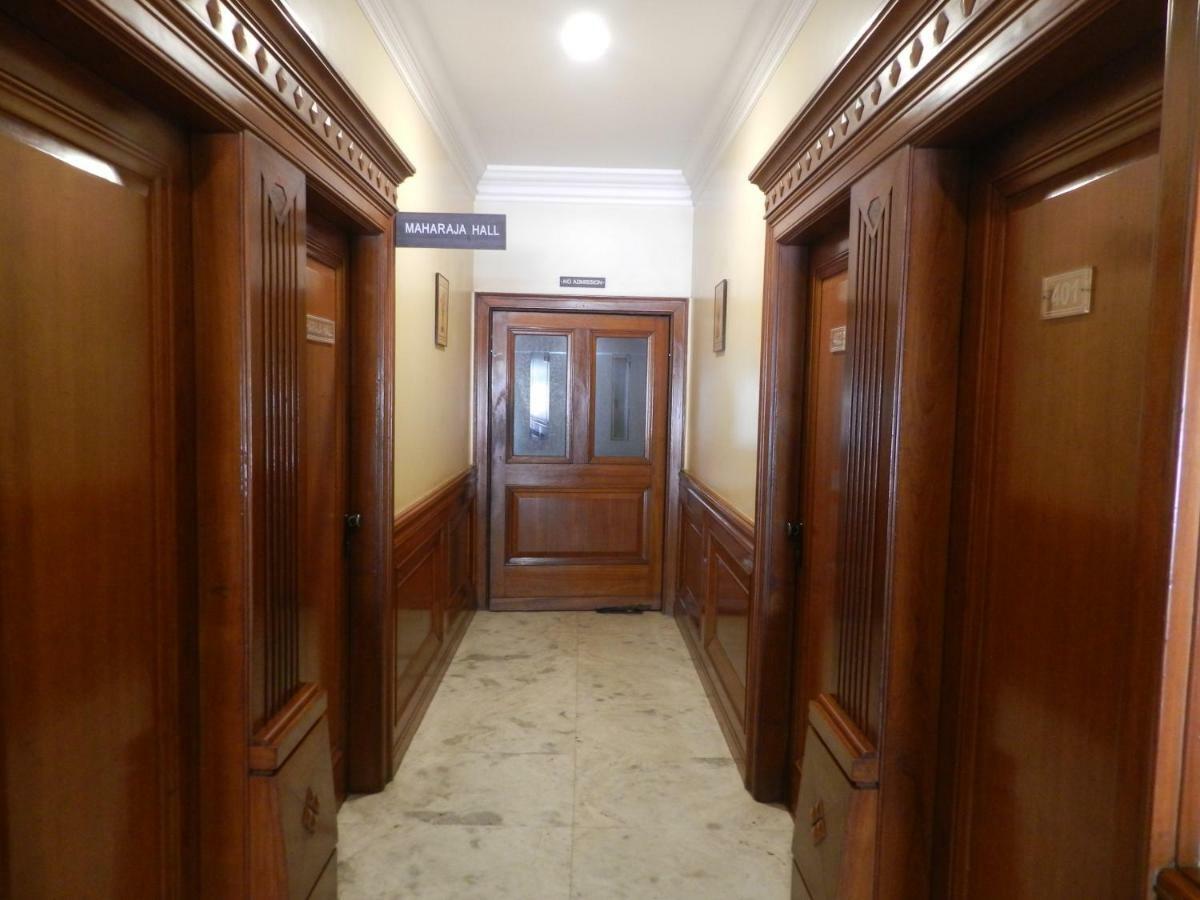 Hotel Ayodhya Kolhapur Ngoại thất bức ảnh